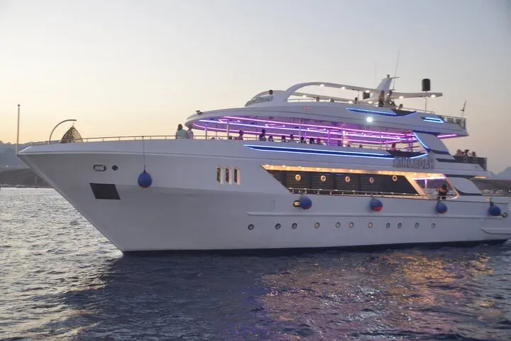 Evening yacht cruise in Sharm El Sheikh