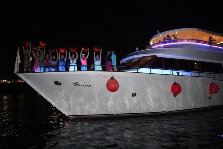 Evening yacht cruise in Sharm El Sheikh