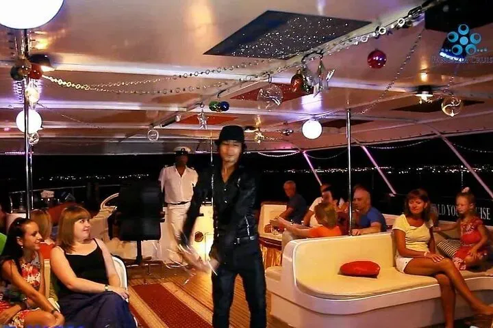 Evening yacht cruise in Sharm El Sheikh