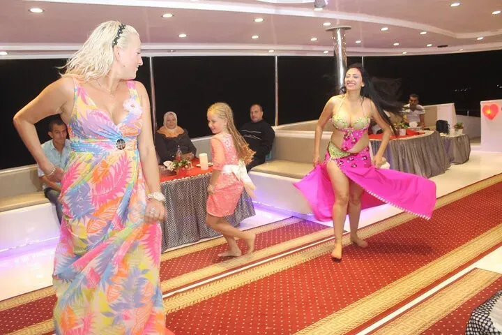 Evening yacht cruise in Sharm El Sheikh