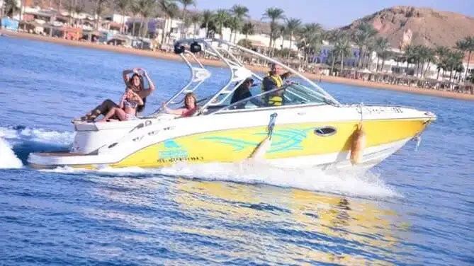 Speed boat
